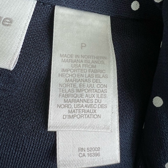 Liz Claiborne petite navy blue button down blouse with white dots - Picture 8 of 8